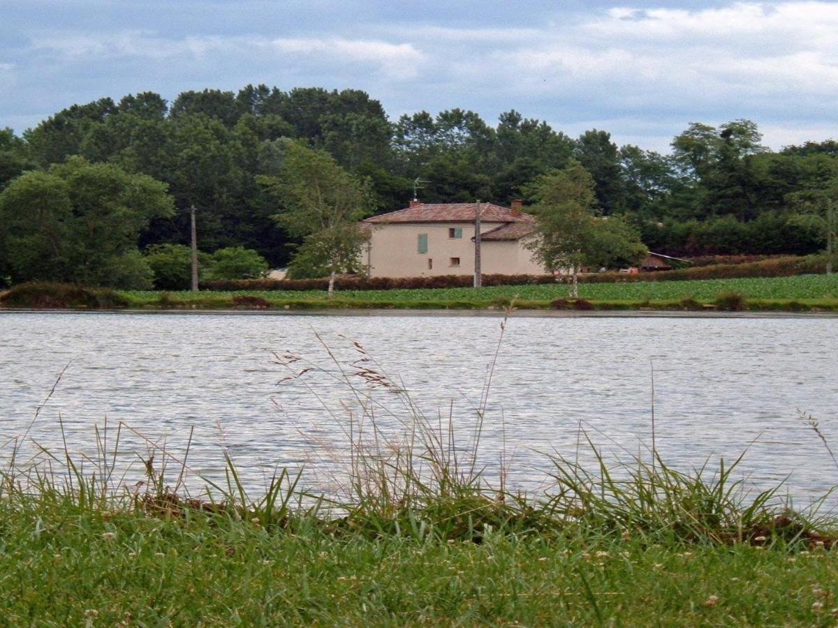 Отель Le Moulin De L'Etang Chaneins Экстерьер фото